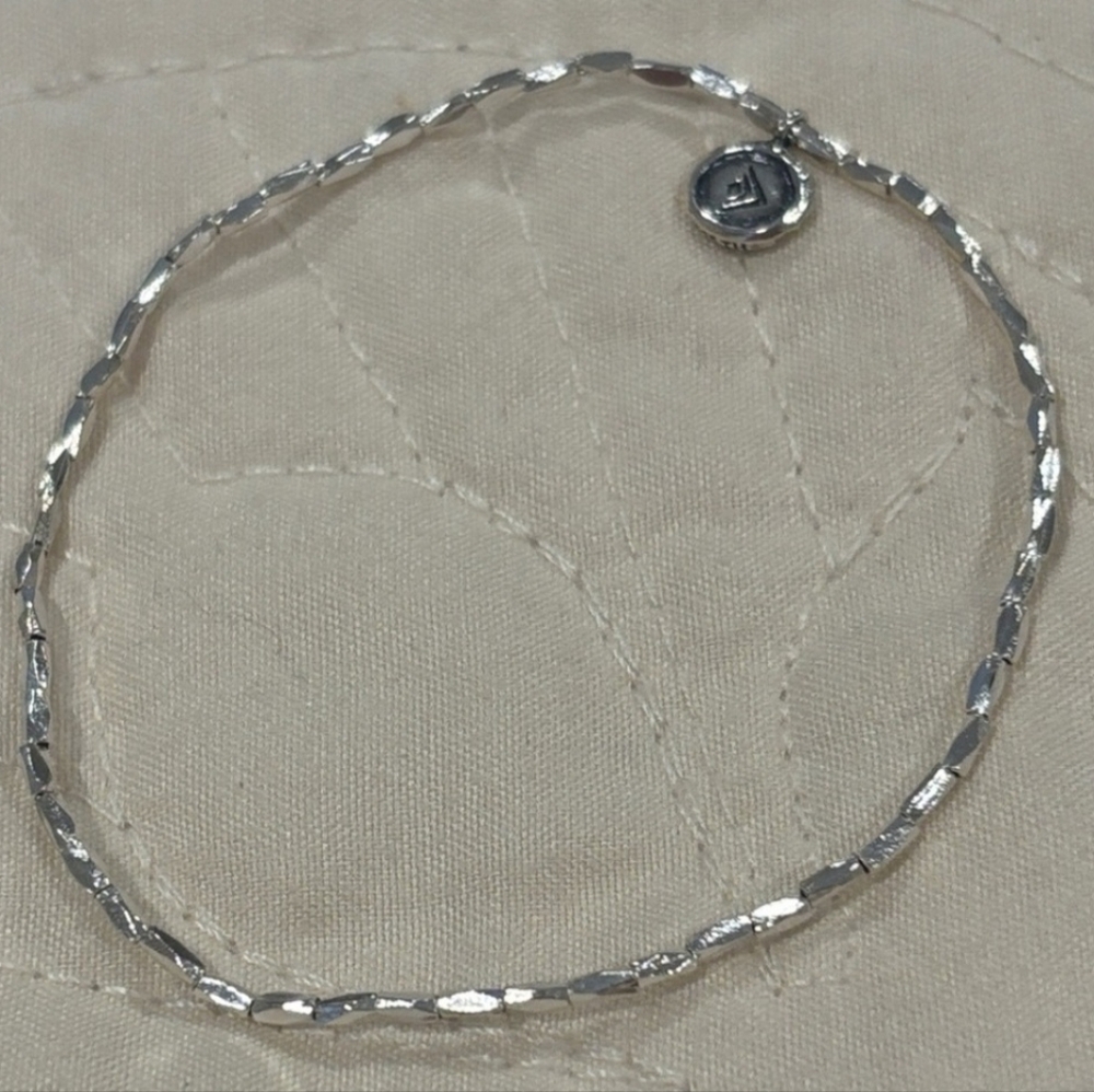 Rare Silpada 925 Sterling Silver Stretch Bracelet A5091